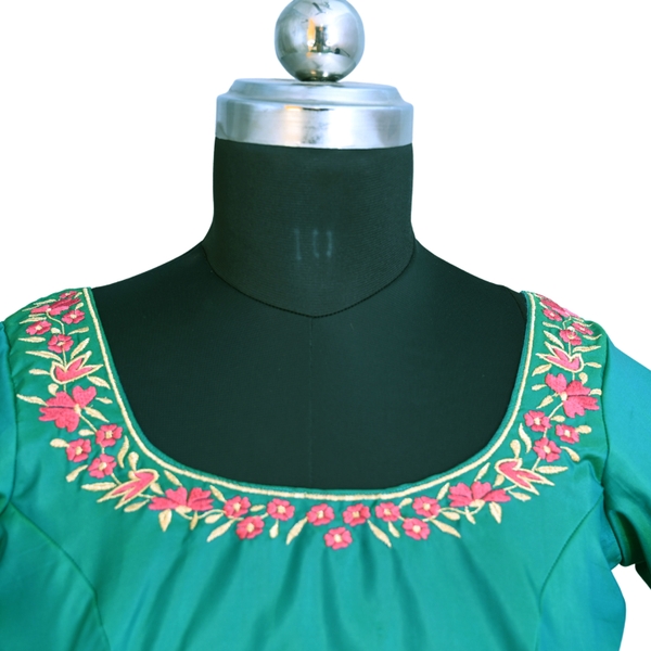 Designer Embroidery Saree Blouse thumbnail 2