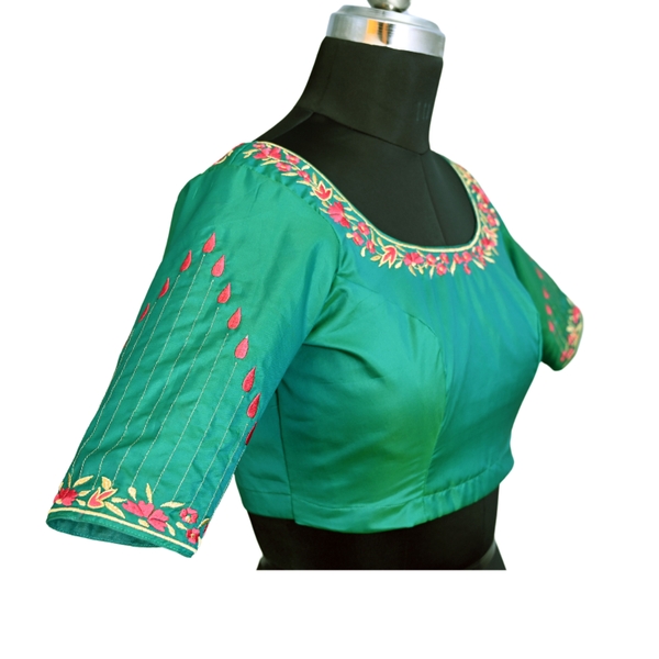 Designer Embroidery Saree Blouse thumbnail 3