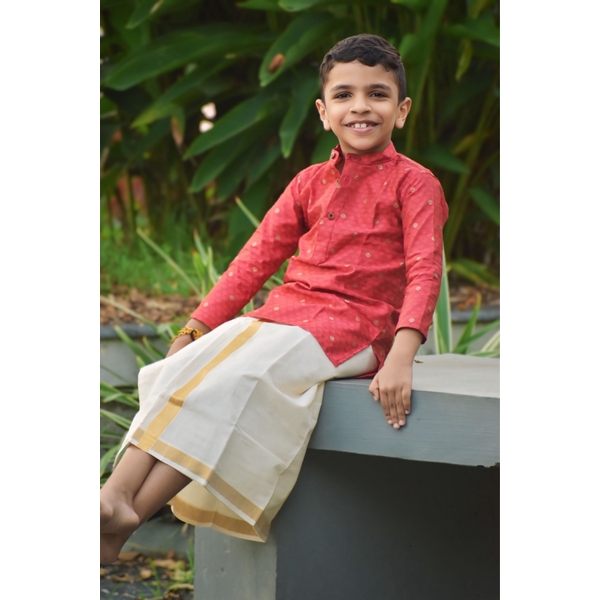 Red Silk Blend Kurta With Zari Buttas For Boys - image 3