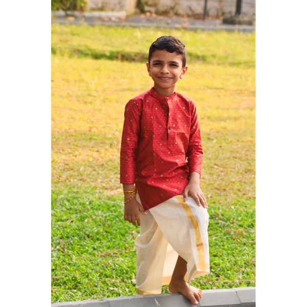 Red Silk Blend Kurta With Zari Buttas For Boys - image 2