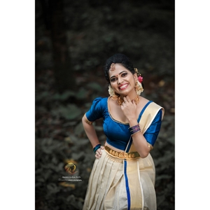 Bridal Kasavu Dhavani