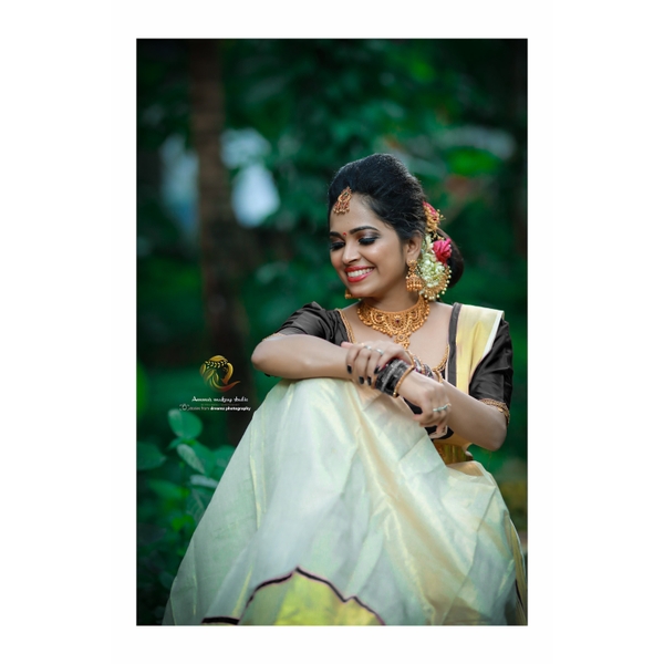 Bridal Kasavu Dhavani - image 1