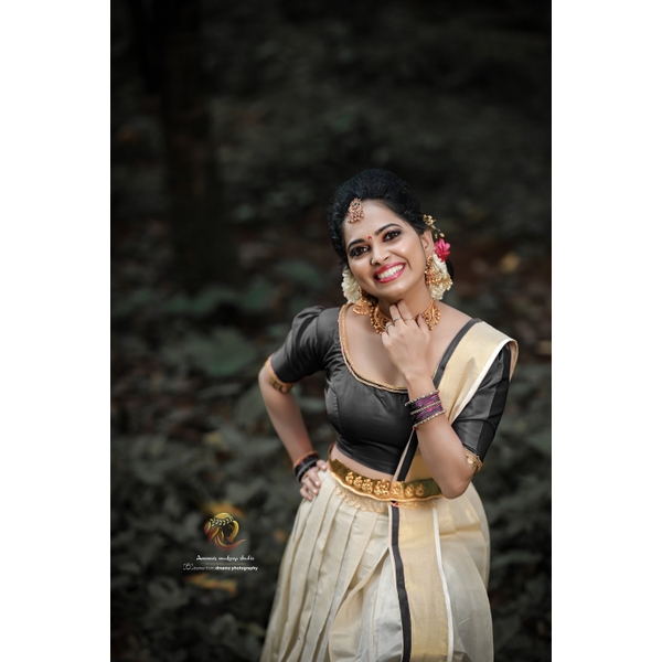 Bridal Kasavu Dhavani thumbnail 3