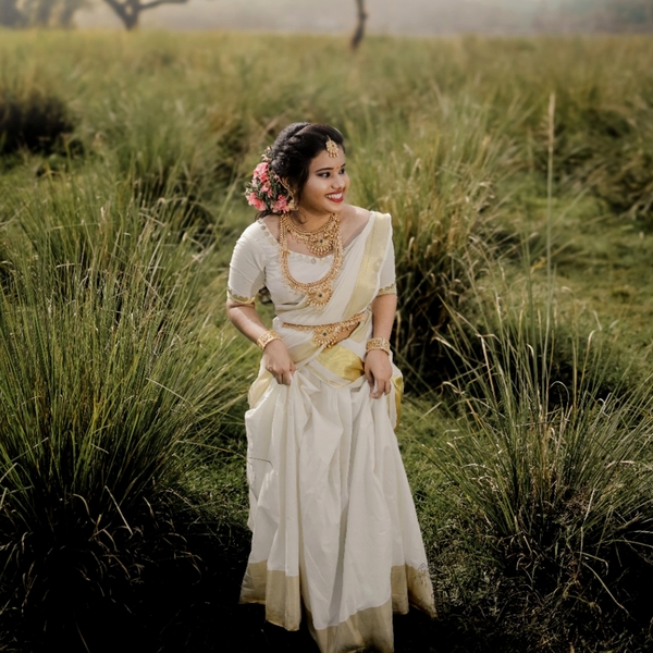 Kasavu Lehenga For Wedding thumbnail 1
