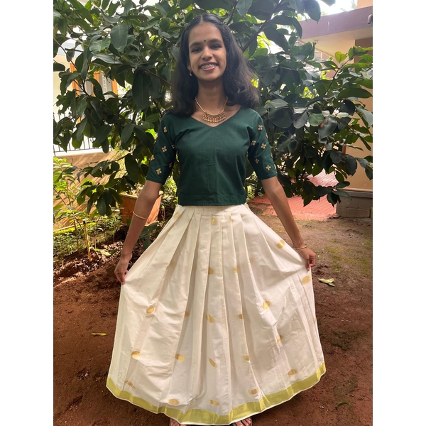 Kerala Kasavu Skirt And Top With Embroidery Detailing thumbnail 3