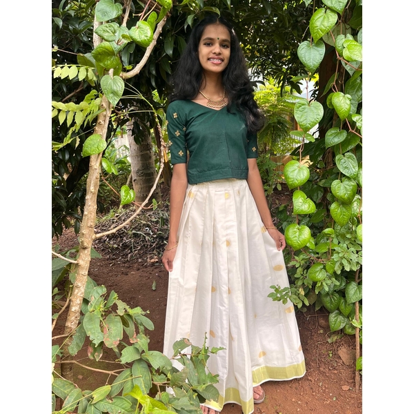 Kerala Kasavu Skirt And Top With Embroidery Detailing thumbnail 2