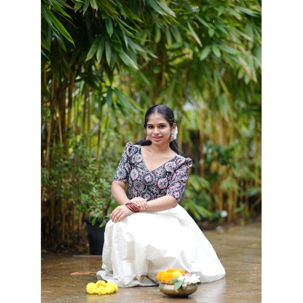 Kasavu Skirt Set With Ajrakh Blouse thumbnail 5