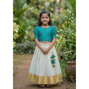 Kerala Kasavu Pattupavada Set