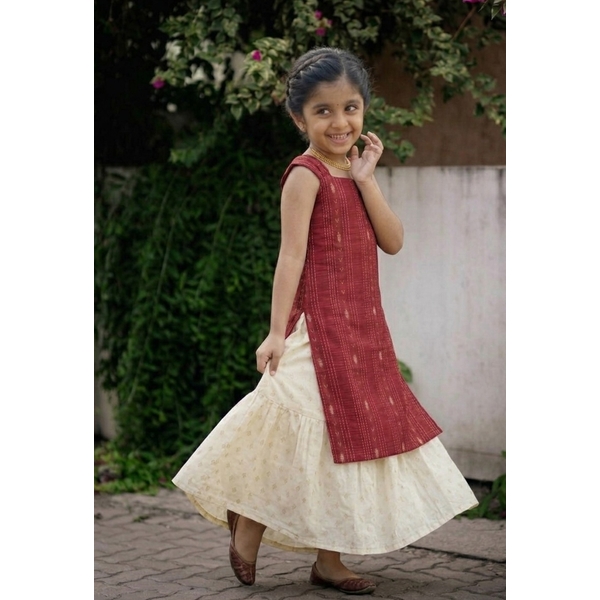 Kids Traditional Kasavu Palazzo Set With Woven Red Kurta thumbnail 3