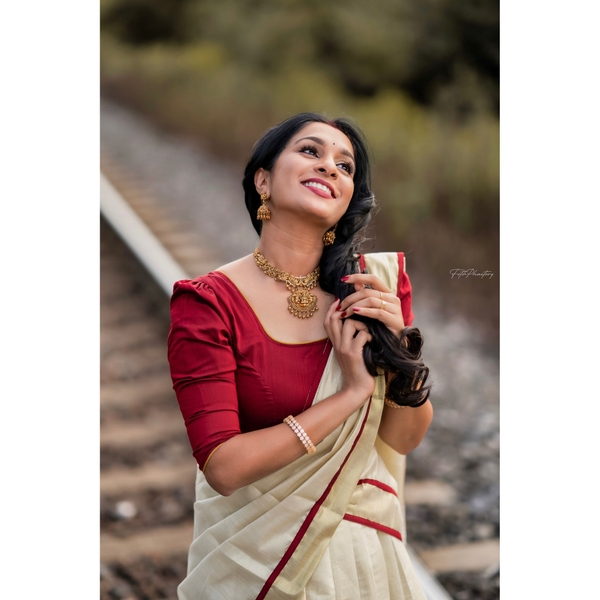 Designer Kasavu Dhavani thumbnail 4