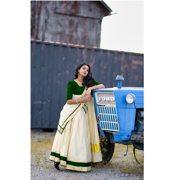 Designer  Kasavu Dhavani thumbnail 2