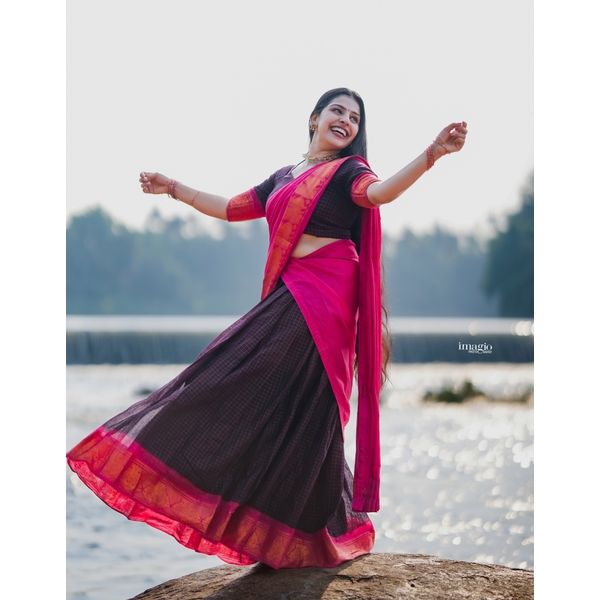 Traditional Madurai Sungudi Cotton Half Saree Material - image 5