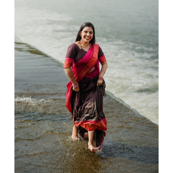 Traditional Madurai Sungudi Cotton Half Saree Material thumbnail 7