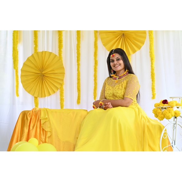 Yellow Lehenga For Haldi thumbnail 5