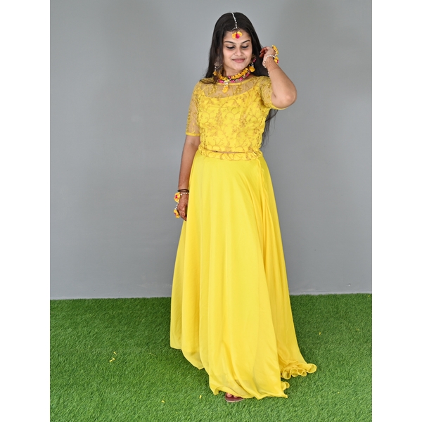 Yellow Lehenga For Haldi thumbnail 6