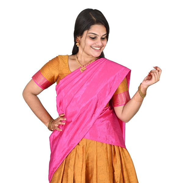Traditional Dhavani Set thumbnail 4