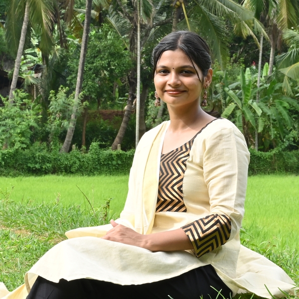 Ready To Wear Kasavu Kurti thumbnail 3