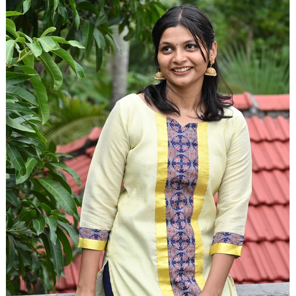 Special Kasavu Kurti With Ethnic Prints - image 2