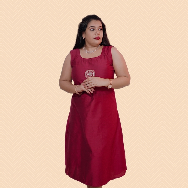 Embroidered Kurti With Ethnic Overcoat - image 2