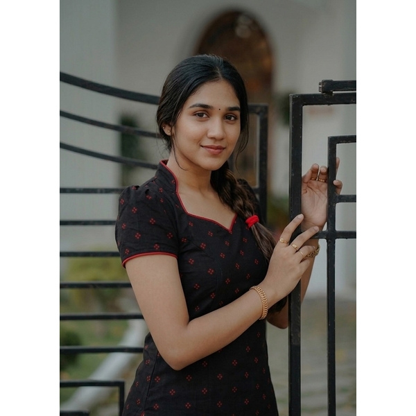 Classic Black Butti Kurta with Red Piping thumbnail 2