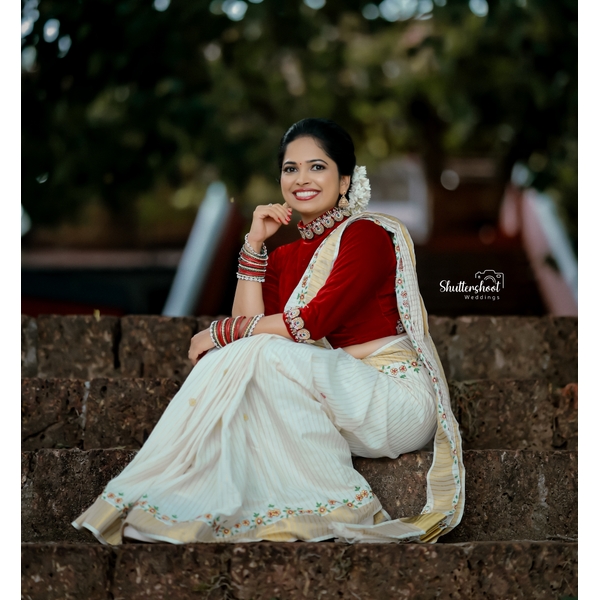 Exquisite Kasavu Saree With Floral Embroidery And Maroon Velvet Blouse Sangeet/ Reception Edit - image 2