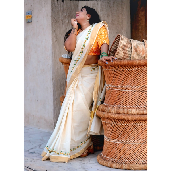 Cotton Kasavu Saree with Yellow Daisy Embroidery thumbnail 6