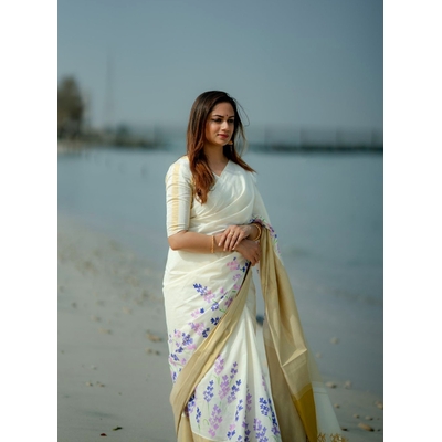Kasavu Saree With Lavender Blooms