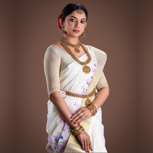 Onam Kasavu Saree With Lavender Blooms thumbnail 3