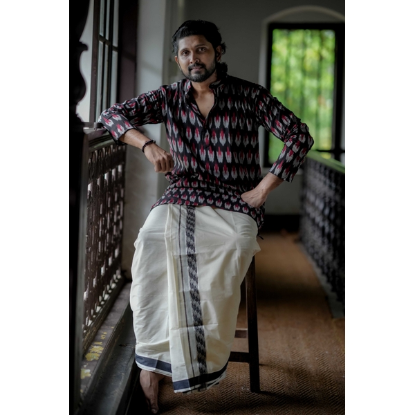 Cotton Ikat Regular Fit Kurta thumbnail 4