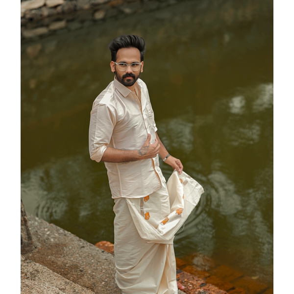 Traditional OffWhite Muhurtham Shirt For South Indian Grooms thumbnail 3