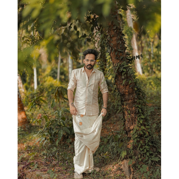 Traditional OffWhite Muhurtham Shirt For South Indian Grooms thumbnail 2