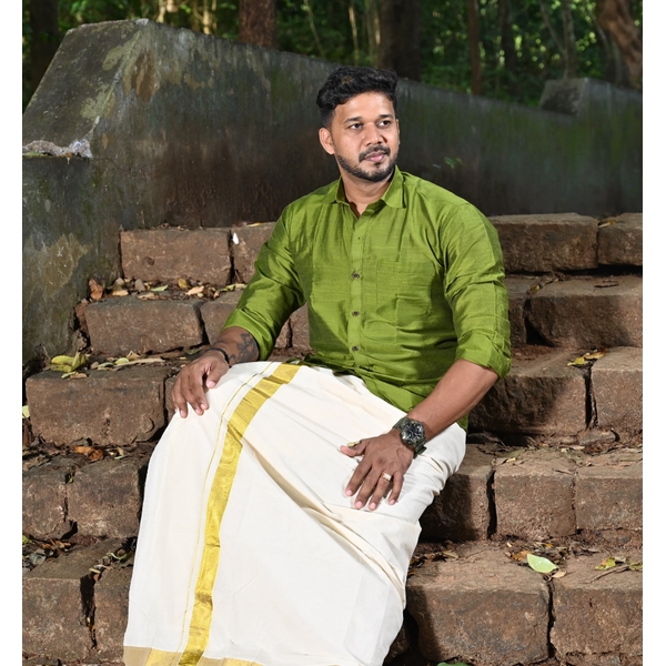 Men's Traditional Wedding Shirt thumbnail 4