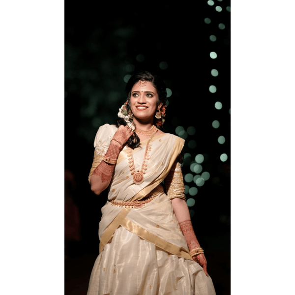 Traditional Kerala Kasavu Lehenga thumbnail 1